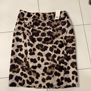 💥💥 SOLD 💥💥 BNWT Banana Republic lined animal print skirt size 8